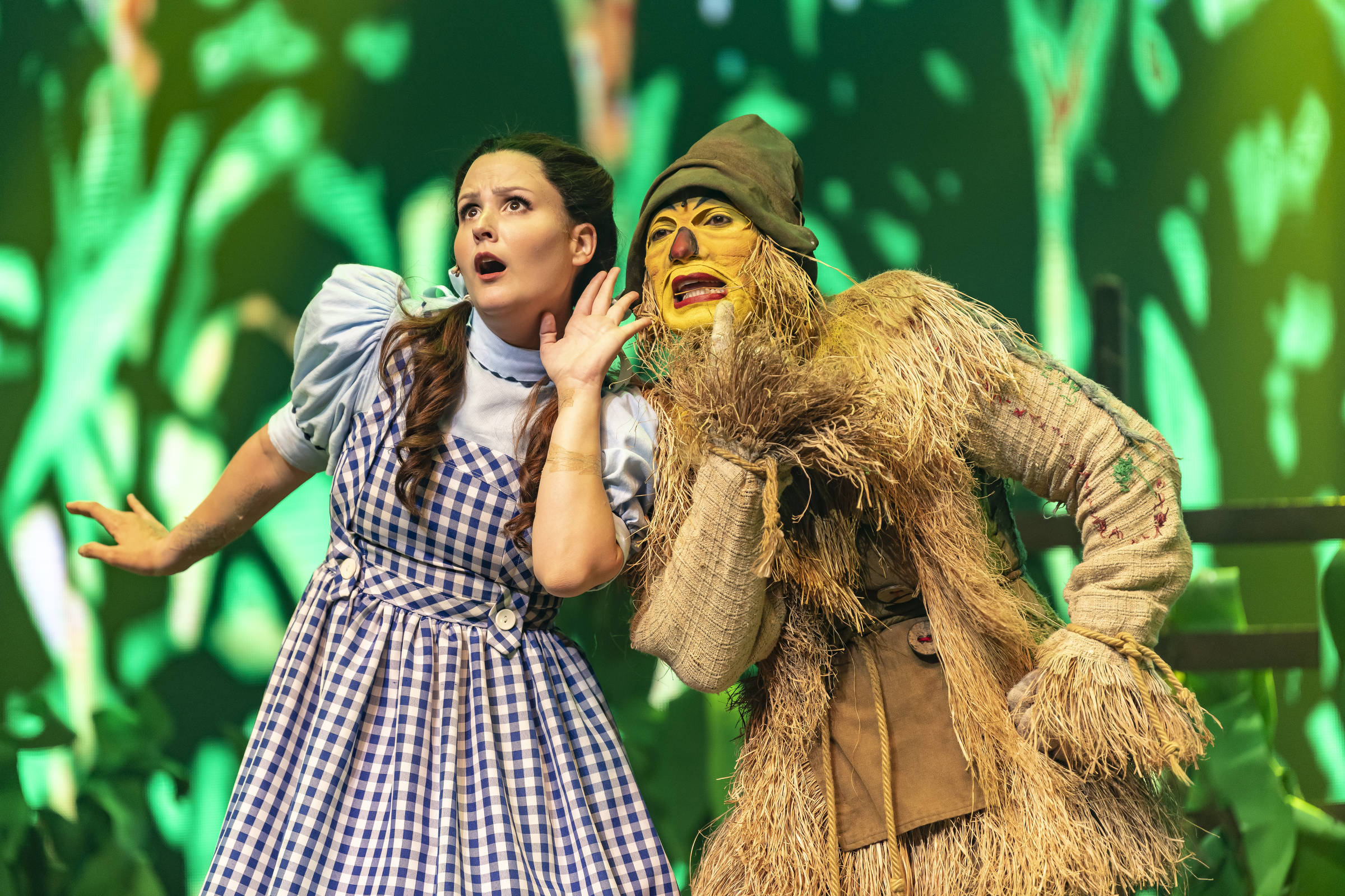 Diversão em família: seis atrações imperdíveis para o fim de semana em São Paulo Paula Canterini e Ítalo Rodrigues em cena do musical 'O Mágico de Oz' (Foto: Giu Pera/Divulgação)