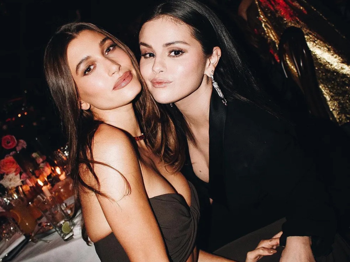 Selena Gomez e Hailey Bieber se desseguem no Instagram e fãs comentam sobre o fim da rivalidade Hailey Bieber e Selena Gomez — Foto: Reprodução/Redes sociais