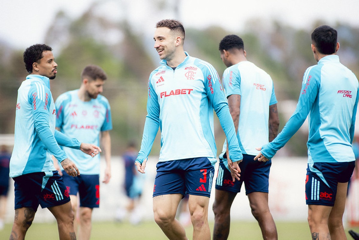 Flamengo busca reverter crises e retomar bom desempenho em campo Flamengo busca reverter crises e retomar bom desempenho em campo