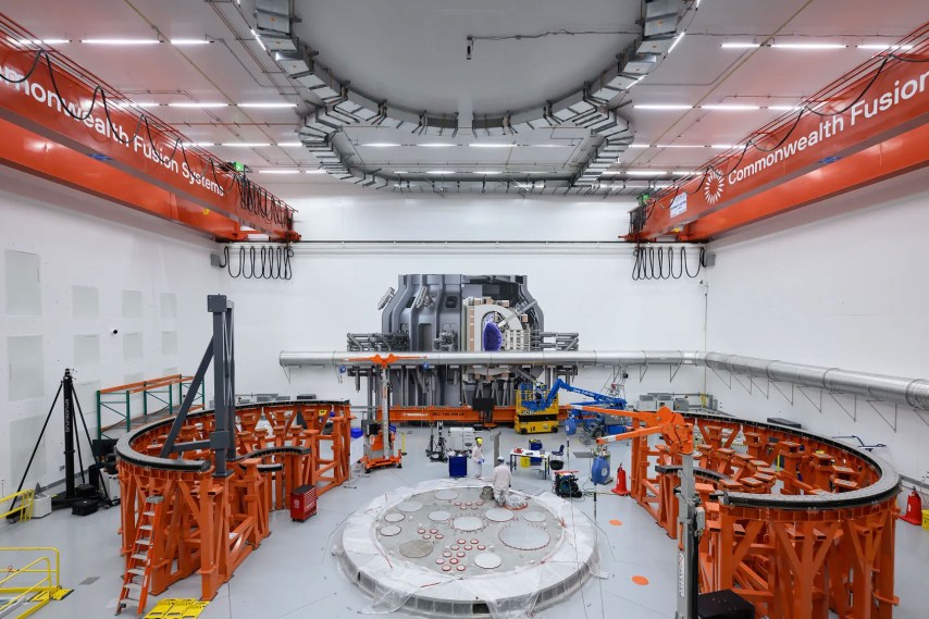 Demanda de eletricidade do Google atinge níveis recordes em todo o mundo Tokamak Hall na Commonwealth Fusion em Devens, MA - A Commonwealth Fusion Systems, que acaba de assinar um contrato para fornecer 200 megawatts de eletricidade ao Google, está construindo seu primeiro reator em Devens, Massachusetts. (Foto: Reprodução)