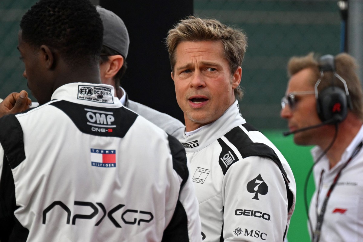 Brad Pitt se inspira em piloto famoso para atuar em 'F1: o filme' Brad Pitt, estrelando como piloto em um filme inspirado na F1, é visto antes do Grande Prêmio da Grã-Bretanha de Fórmula 1 no circuito de automobilismo de Silverstone. (Foto: ANDREJ ISAKOVIC / AFP)