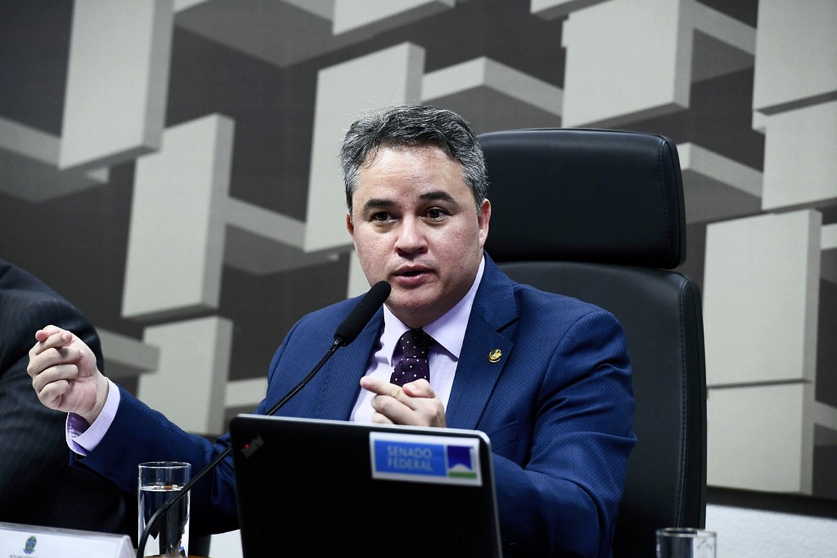 Governo deve escolher entre diálogo ou confronto, afirma líder do União Brasil Senador Efraim Filho (União-PB) no Senado (Foto: Marcos Oliveira/Agência Senado)