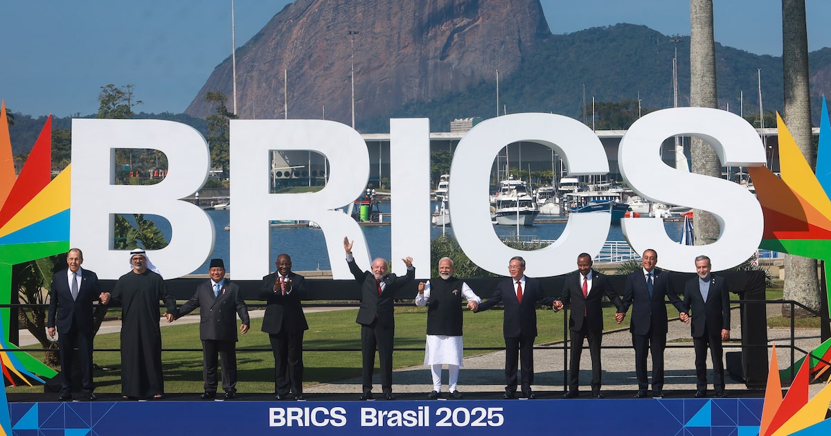 BRICS enfrenta dificuldades para se afirmar como uma potência multilateral eficaz Foto oficial da Cúpula do Brics (Foto: Pedro Kirilos/Estadão)