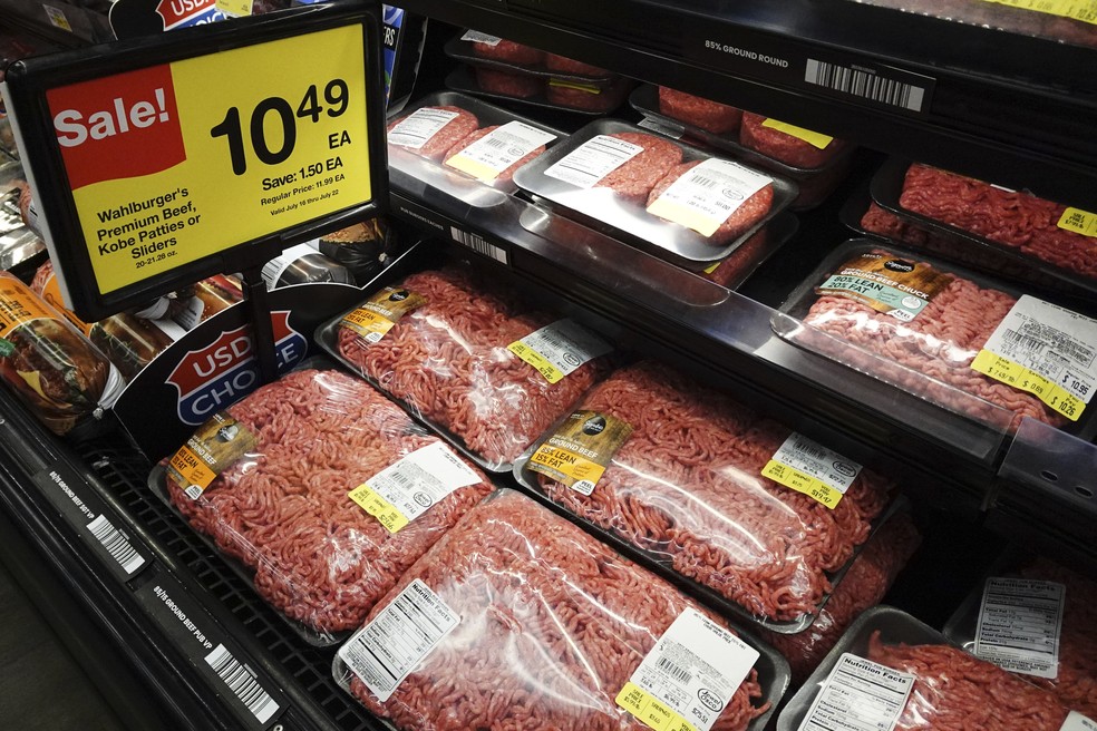 Mosca mortal ameaça aumentar preços da carne nos Estados Unidos Preço da carne bovina em um supermercado em Mount Prospect (Illinois). (Foto: AP/Nam Y. Huh)
