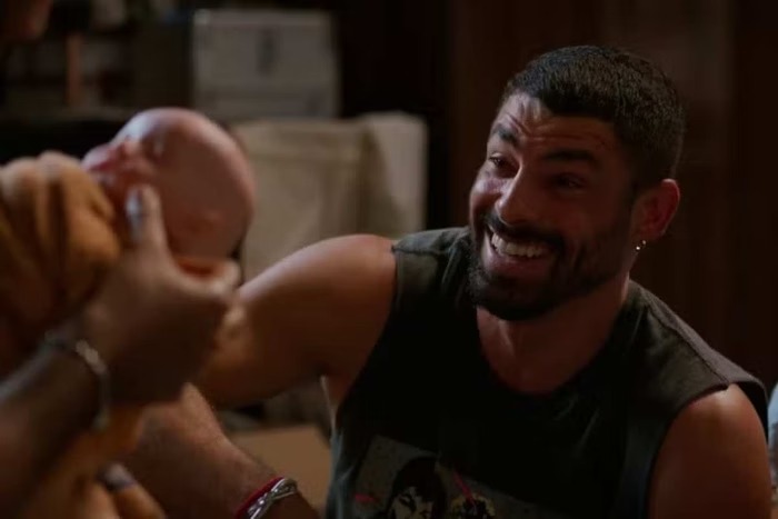 Cauã Reymond, vendedor de bebê reborn (Foto: Reprodução/TV Globo)