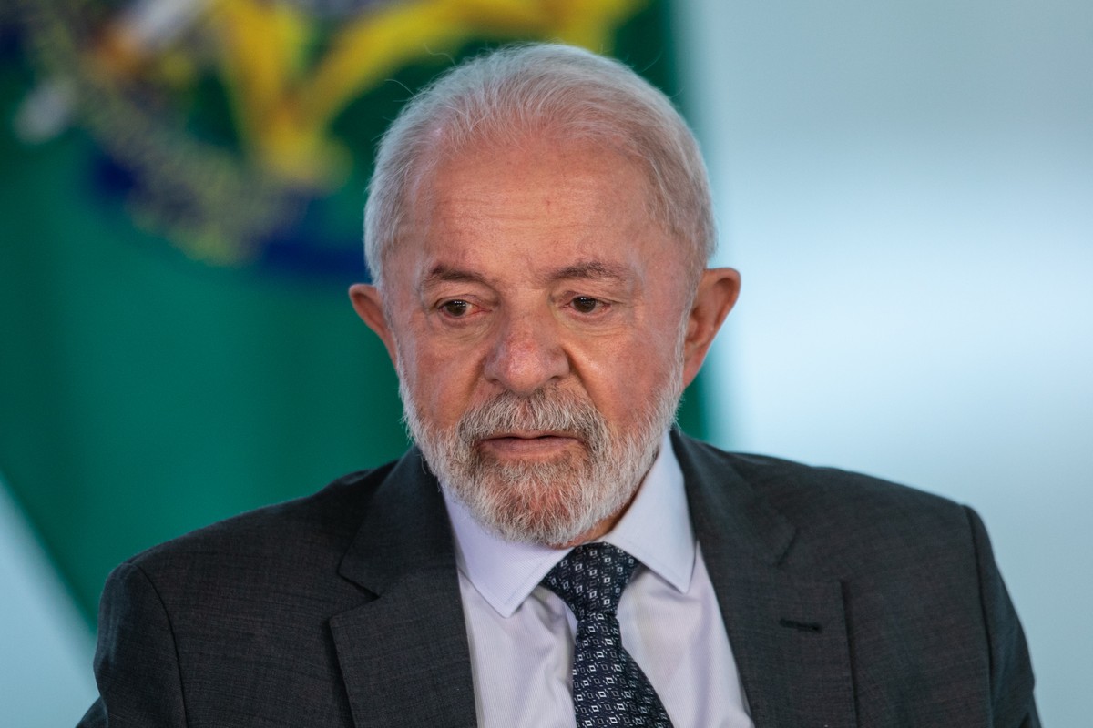Lula destaca importância de pesquisas na Margem Equatorial para transição energética Presidente Lula no Palácio do Planalto nesta terça-feira — Foto: Brenno Carvalho / Agência O Globo