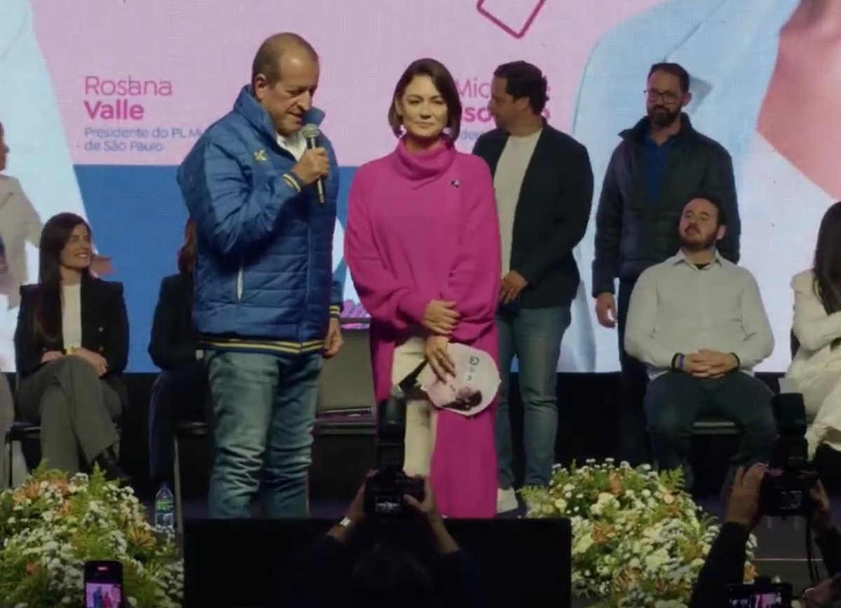 Valdemar Costa Neto afirma que Michelle pode vencer Lula no segundo turno Presidente do PL, Valdemar Costa Neto, elogia ex-primeira dama Michelle Bolsonaro em evento do PL Mulher em Guarulhos (SP) (Foto: Reprodução/YouTube)