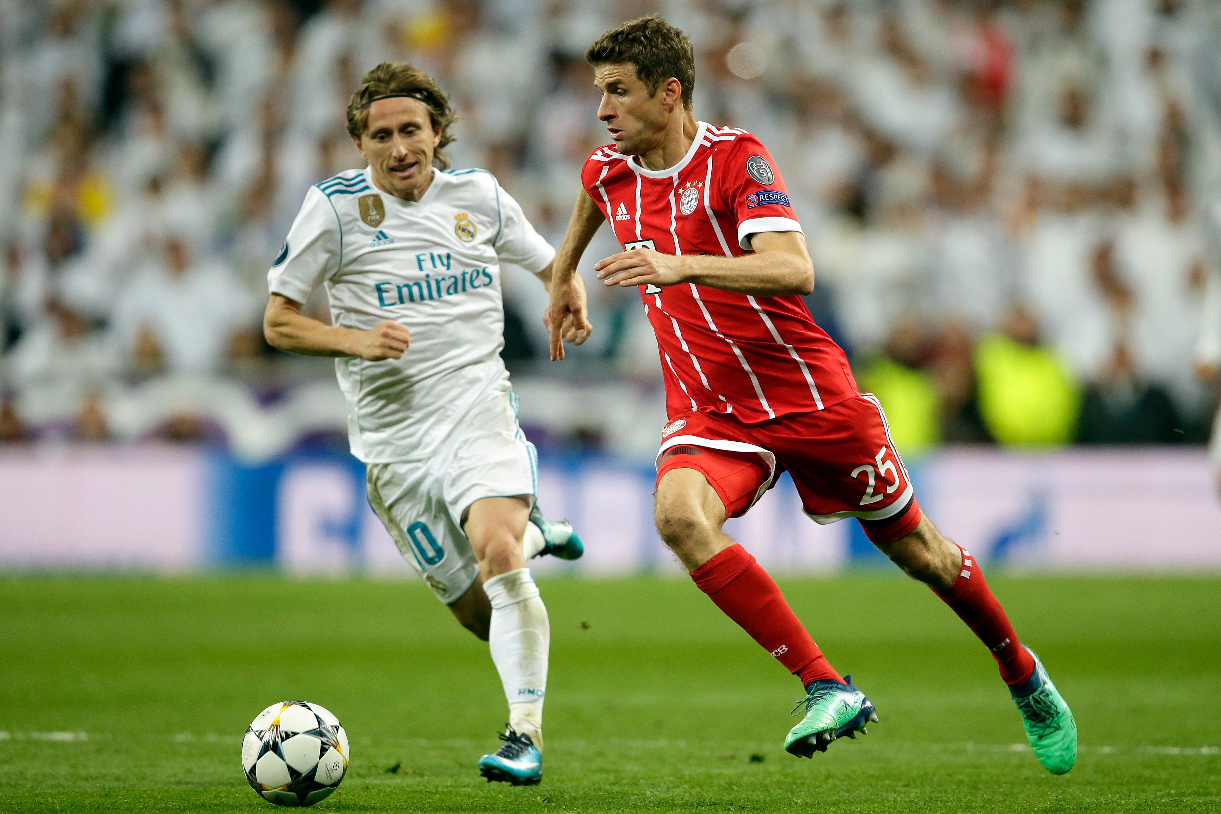 Jogadores como Modric e Müller se tornam livres para negociações a partir de hoje Foto: Reprodução