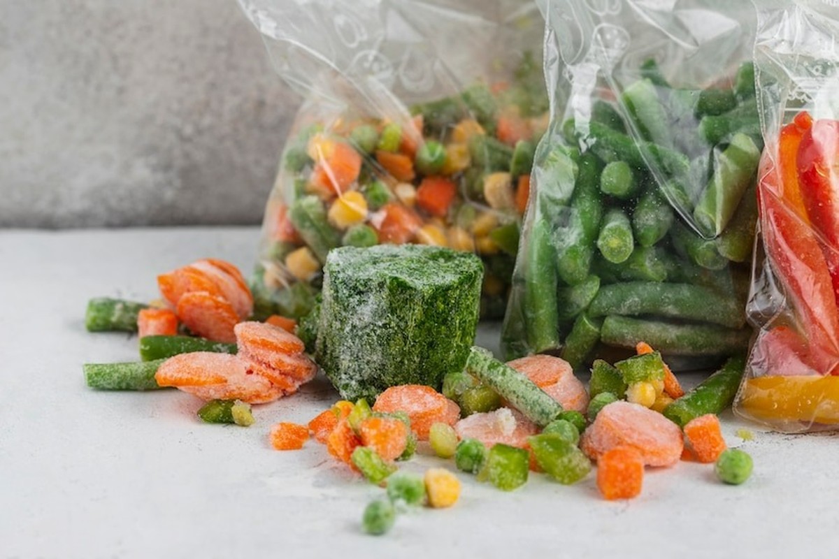 Alimentos que se beneficiam e os que perdem nutrientes ao serem congelados Vegetais congelados (Foto: Freepik)