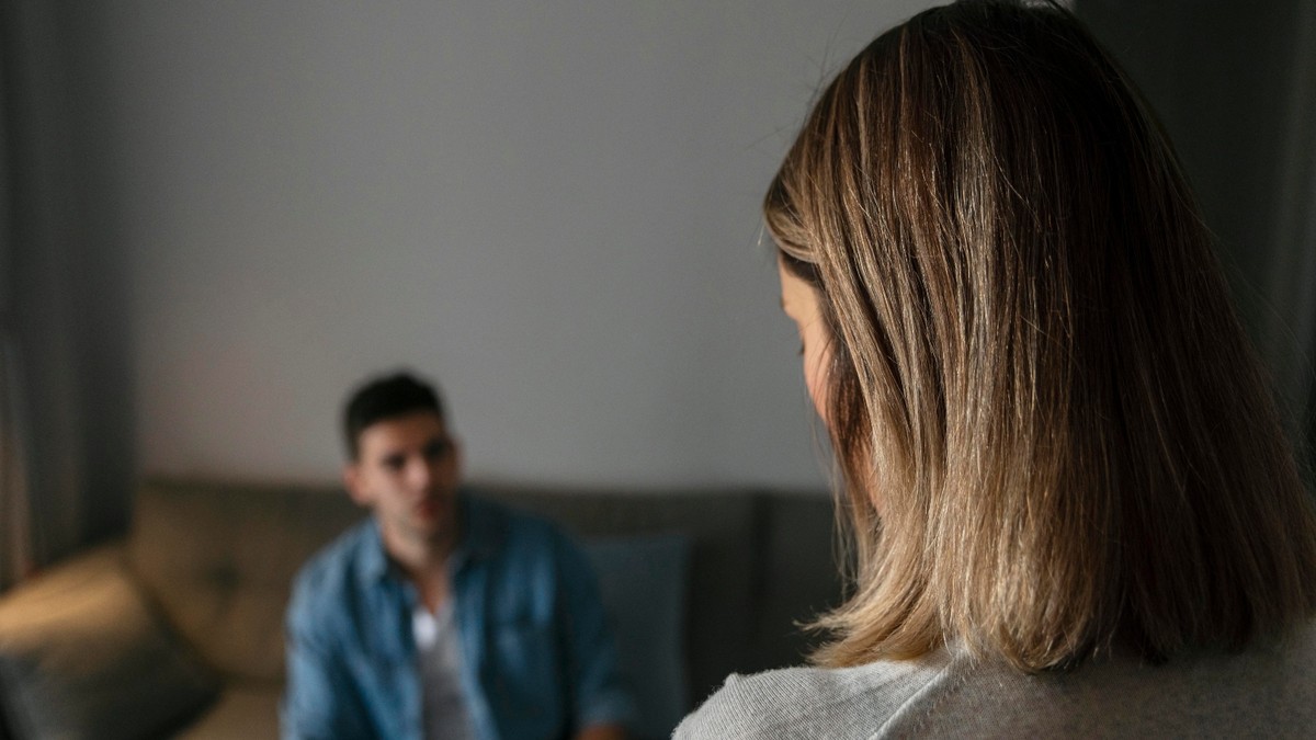 Violência no namoro atinge quase 40% das jovens, revelam dados (Foto: Freepik)