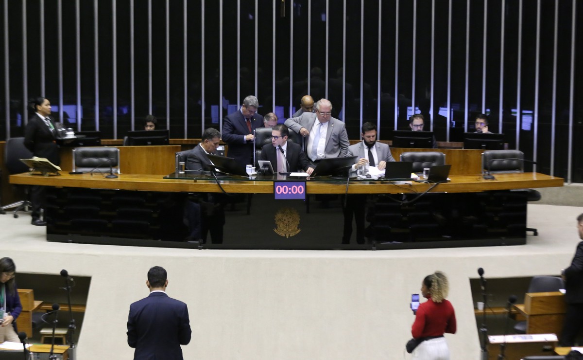 Câmara aprova redução de 10% nos benefícios tributários em todo o país Plenário da Câmara dos Deputados durante sessão (Foto: Kayo Magalhães / Câmara dos Deputados)