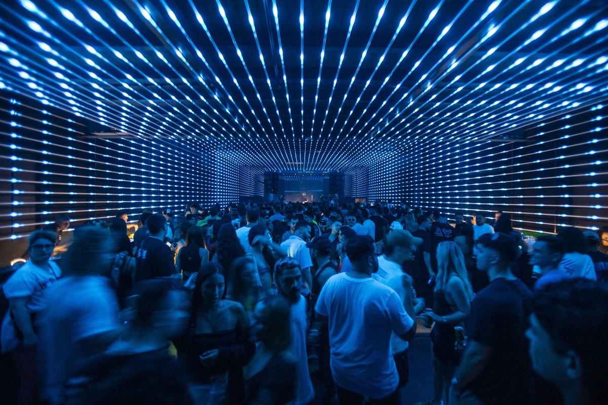 IA pode transformar a indústria da música, alerta especialista em tecnologia Indústria da música está ameaçada por bandas geradas por IA (Foto: Alexandre Cassiano/Agência O Globo)