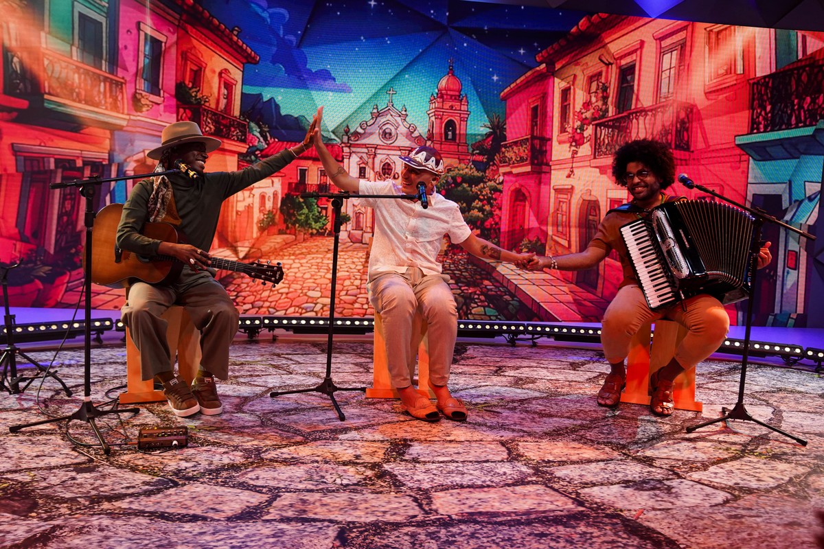 João Gomes e artistas homenageiam 'Dominguinho' no 'Fantástico' deste domingo Trio tem sido reconhecido pelo grande trabalho — Foto: Globo/Raisa Carvalho
