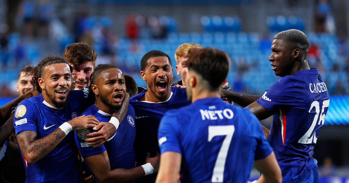 Chelsea manifesta descontentamento com a Fifa e critica o Mundial de Clubes Jogadores do Chelsea comemoram gol sobre o Benfica nas oitavas do Mundial; time tem sido o mais 'reclamação' do torneio (Foto: Nell Redmond/AP)