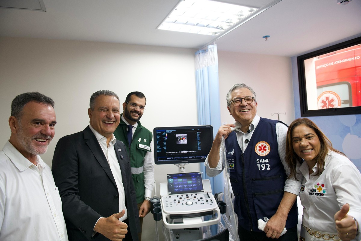 Rui Costa reconhece necessidade de mais recursos para liberar emendas da Saúde Ministro da Casa Civil, Rui Costa, e o ministro da Saúde, Alexandre Padilha durante entrega de reforma do Hospital Octávio Mangabeira em Salvador (BA) (Foto: Henrique Raynal/Casa Civil)