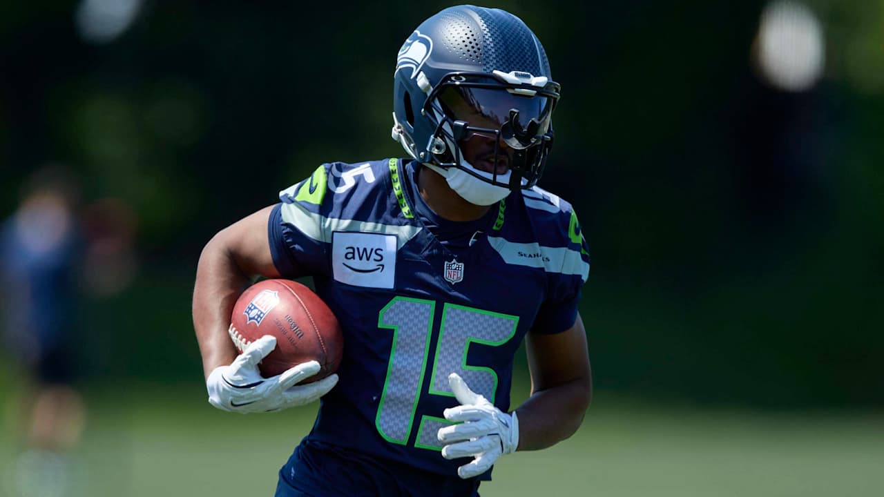 Rookie dos Seahawks impressiona com jogadas consistentes durante o treinamento Foto: Reprodução/@NFL