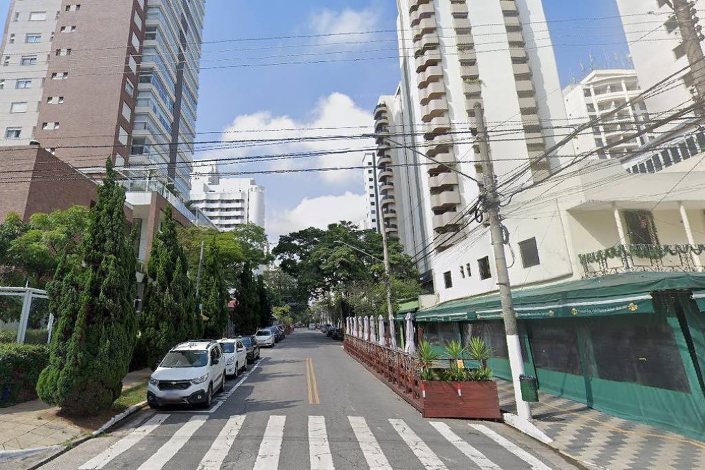 Alameda dos Anapurus, em Moema, onde os assaltos ocorreram - Reprodução Street View (Foto: Reprodução)
