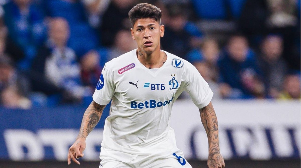 Flamengo avança nas negociações e pode contratar novo meia em breve Alvo do Flamengo, Carrascal em ação no Dinamo de Moscou (Foto: Divulgação)