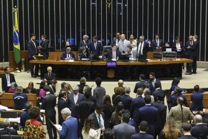 Aumento no número de deputados gera preocupação sobre custos para os cofres públicos Plenário da Câmara dos Deputados durante sessão conjunta do Congresso Nacional. (Foto: Jonas Pereira/Agência Senado)