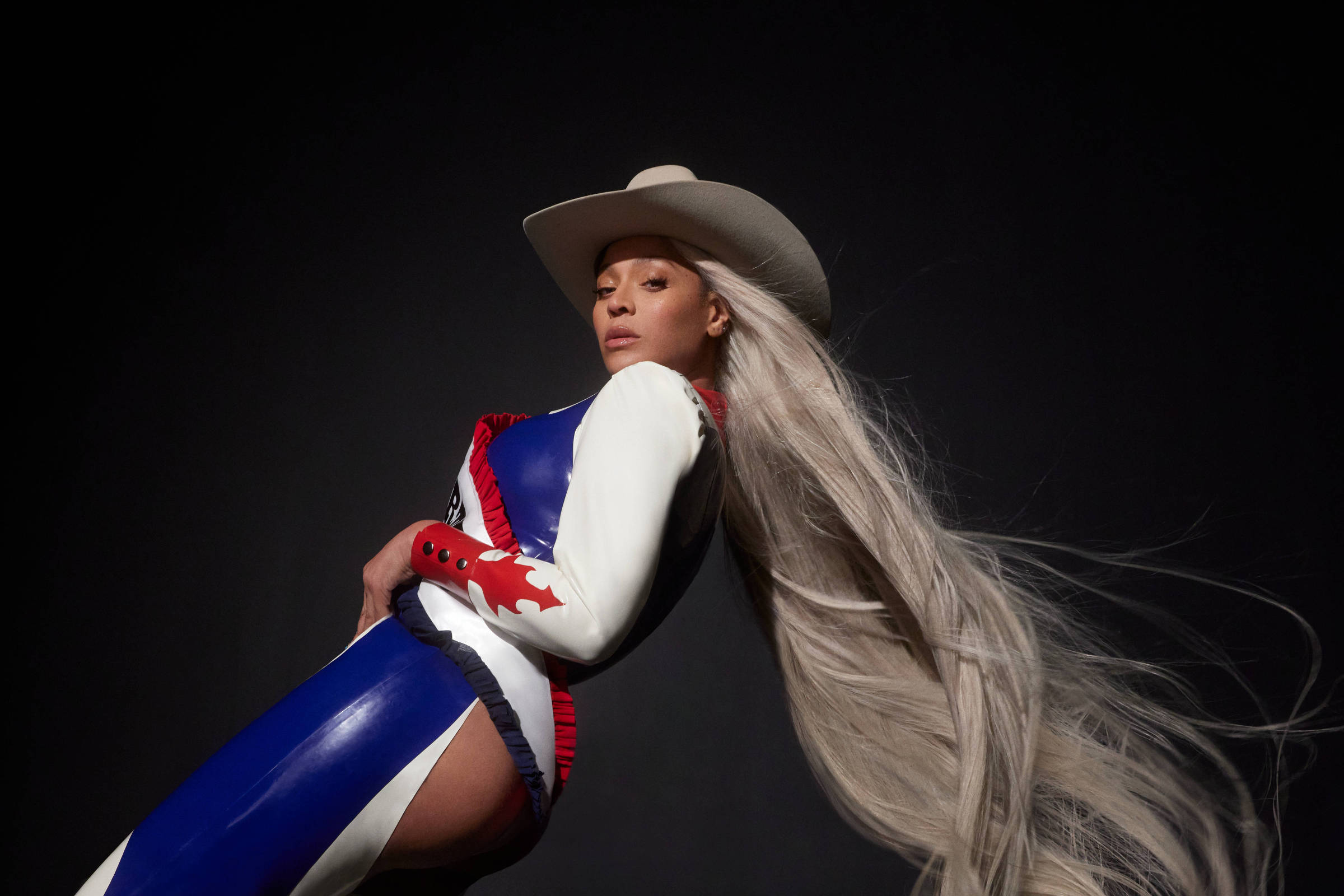 Música country se torna palco de disputas políticas com Beyoncé e drag queens A cantora Beyoncé em ensaio de 'Cowboy Carter', seu oitavo álbum (Foto: Blair Caldwell/Divulgação)