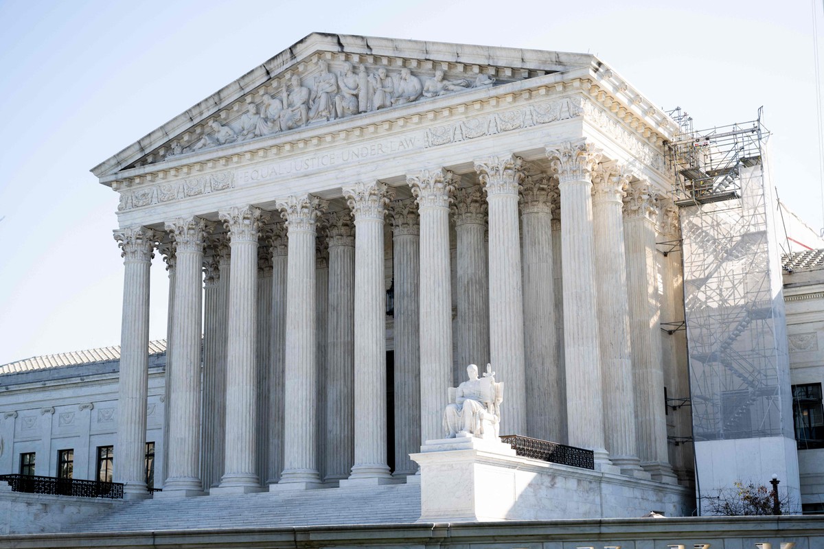 Judicialização da política gera crises e conflitos nos Estados Unidos Suprema Corte dos EUA, em Washington (Foto: SAUL LOEB / AFP)