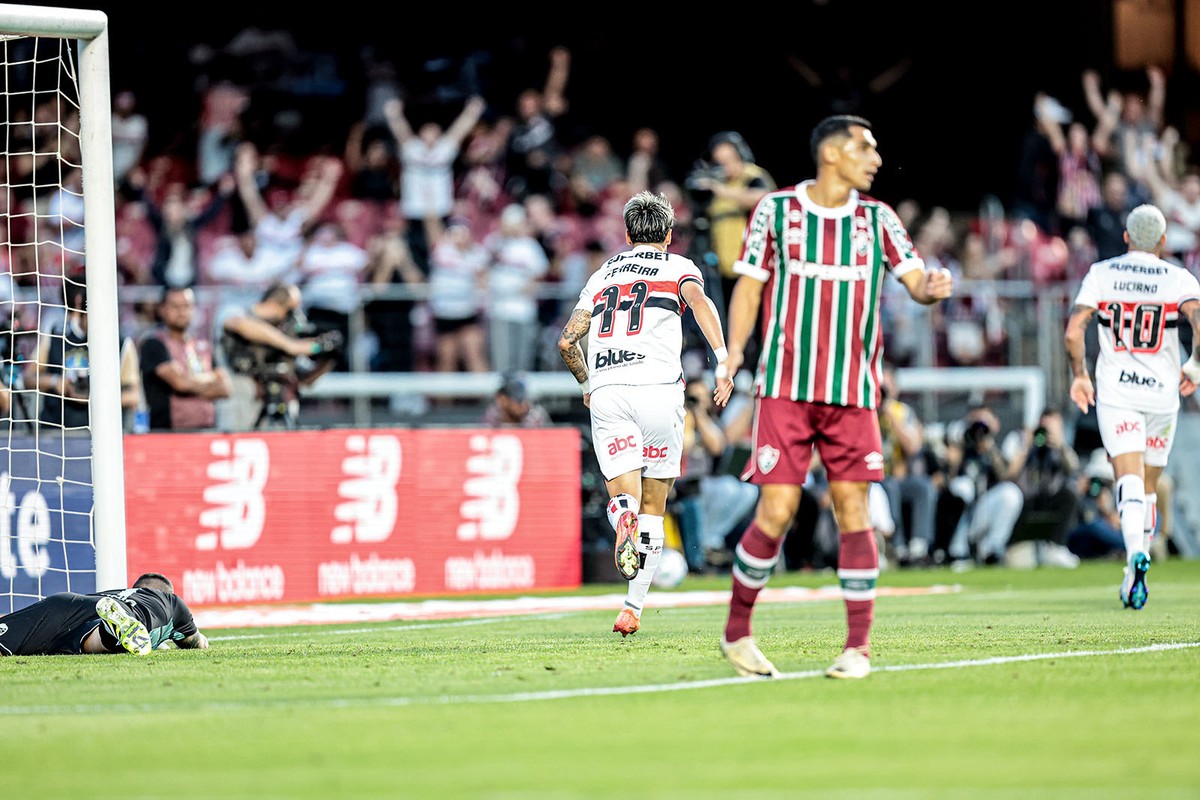 Ferreirinha marca segundo gol do São Paulo em vitória sobre o Fluminense (Foto: Paulo Pinto / São Paulo)