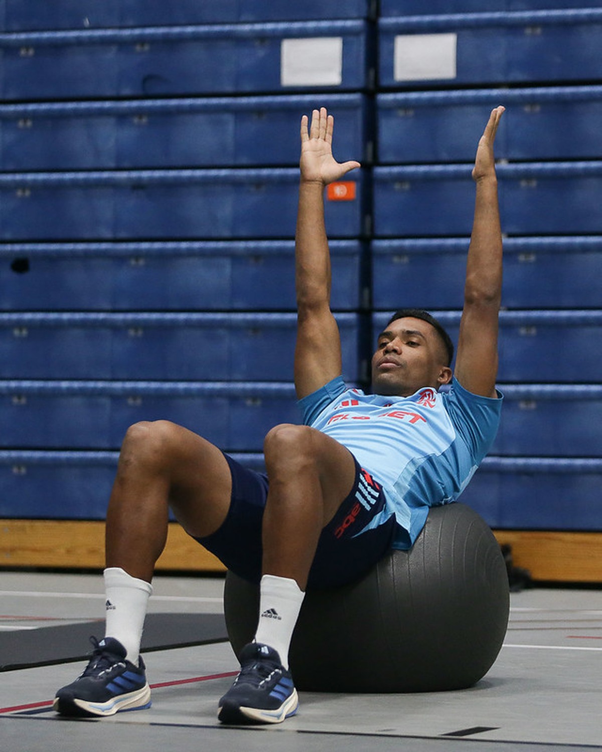 Alex Sandro em treino interno do Flamengo nos EUA (Foto: Flamengo)