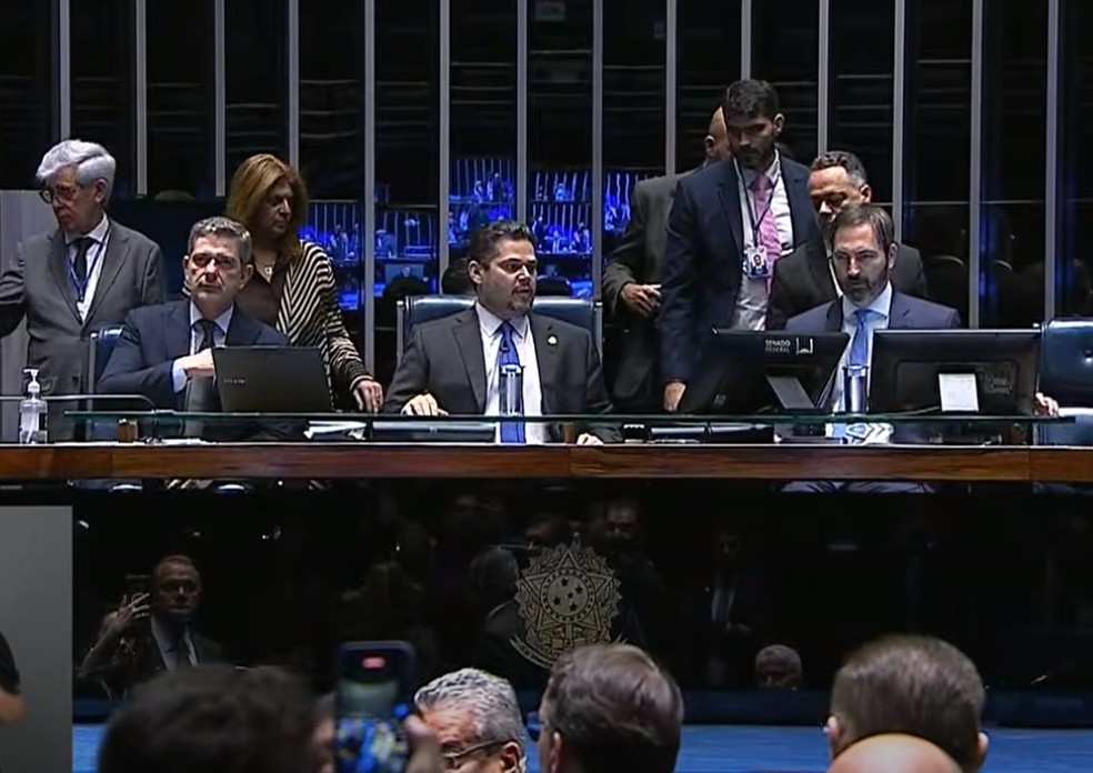 Senado mantém isenção de IR após desocupação e beneficia quem ganha até dois salários mínimos