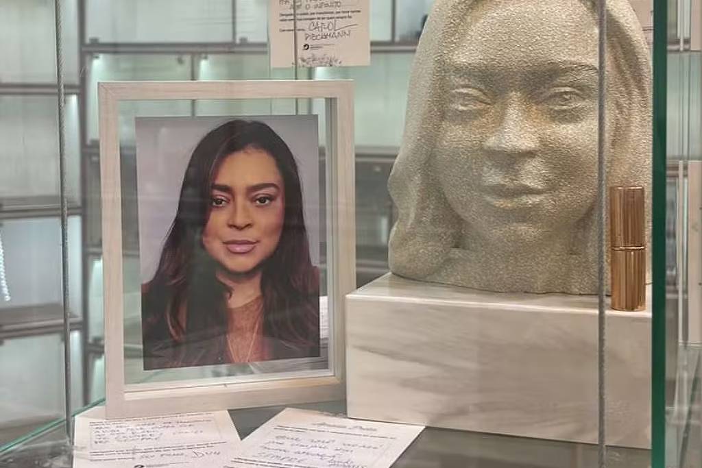 Empresa faz busto de Preta Gil (Foto: Reprodução)