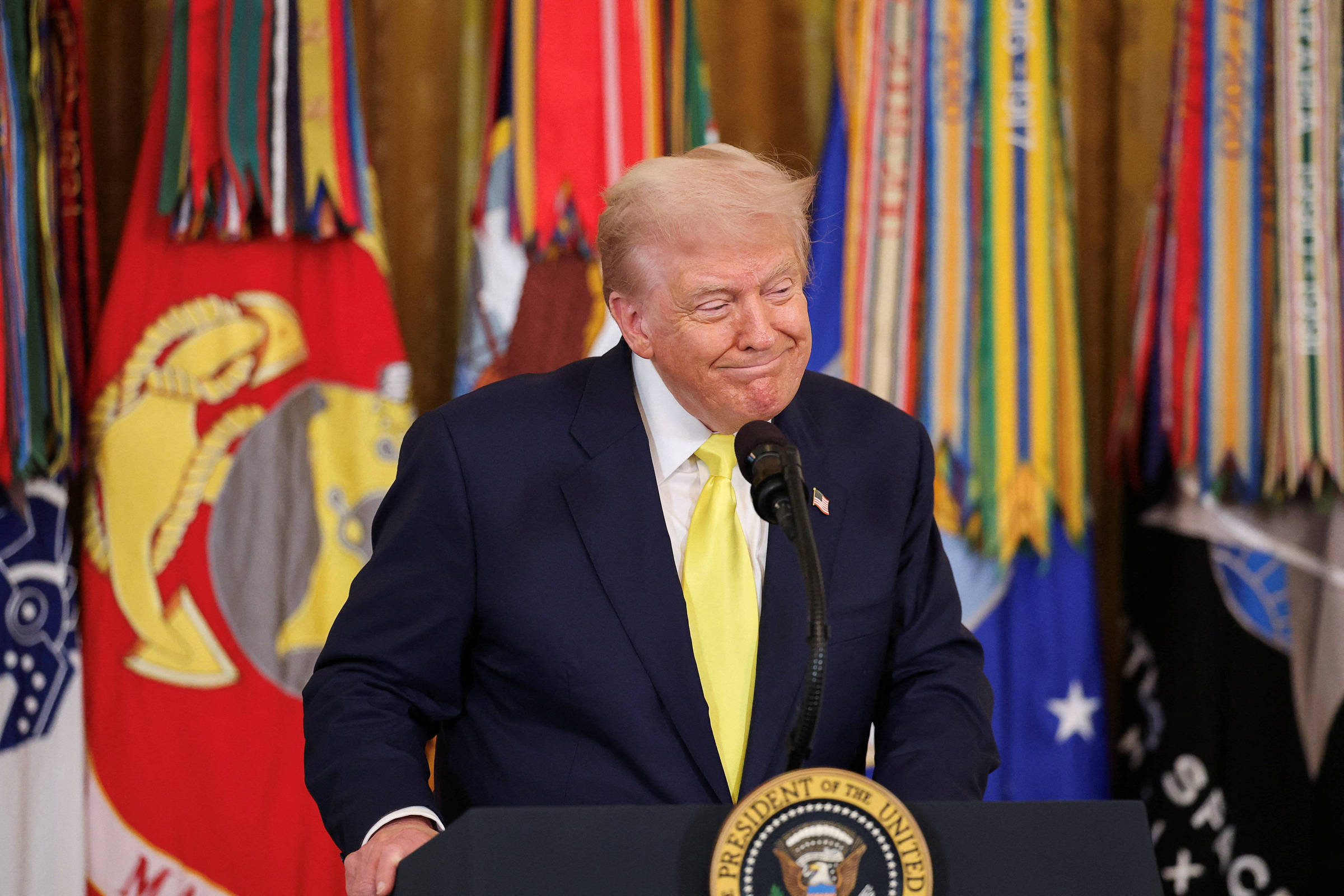 Presidente dos EUA, Donald Trump, durante cerimônia em homenagem a veteranos de guerra na Casa Branca nesta quinta-feira (Foto: Jonathan Ernst/Reuters)