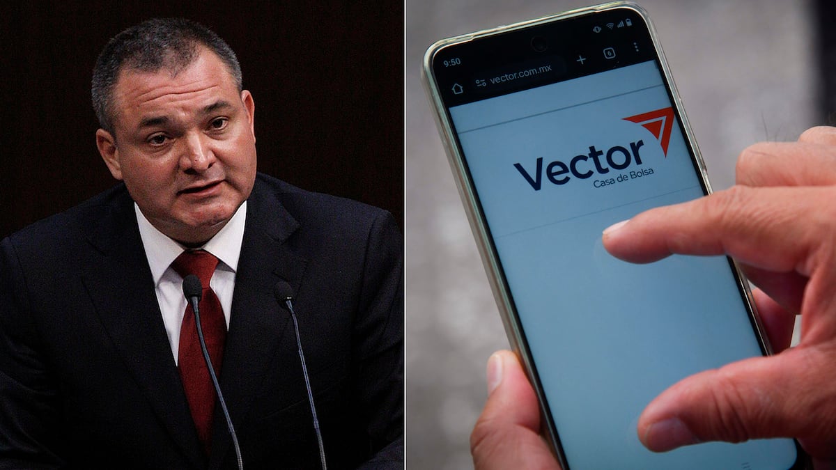 Genaro García Luna e a aplicação Vector. (Foto: CUARTOSCURO)