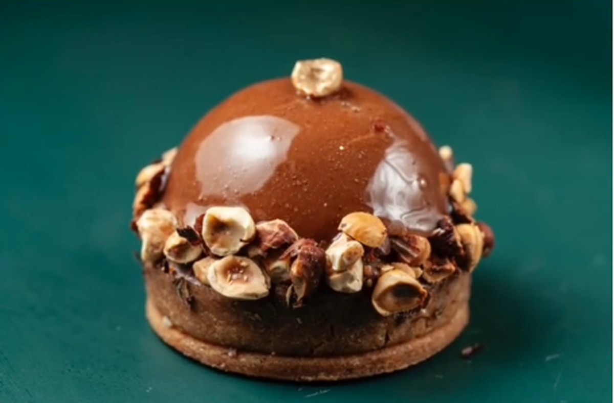 Receitas saborosas sem glúten, lactose ou açúcar para uma alimentação saudável Tartelette de avelã com chocolate sem glúten e sem lactose, do Sem Culpa — Foto: Reprodução/Redes sociais