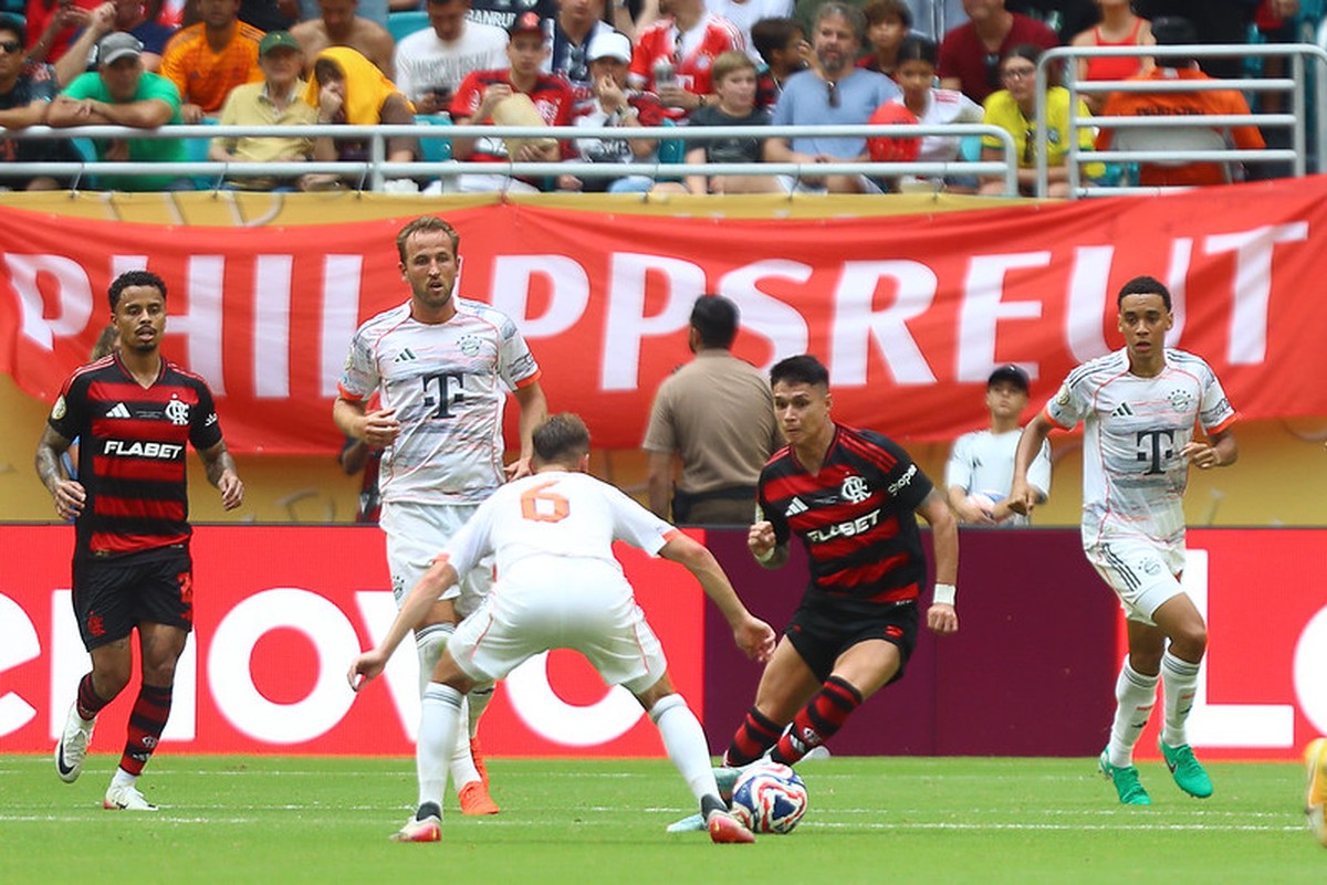 Corrente de ar inusitada leva aroma de título até a Alemanha Flamengo teve muitos erros na partida contra o Bayern (Foto: Gilvan de Souza/Flamengo)
