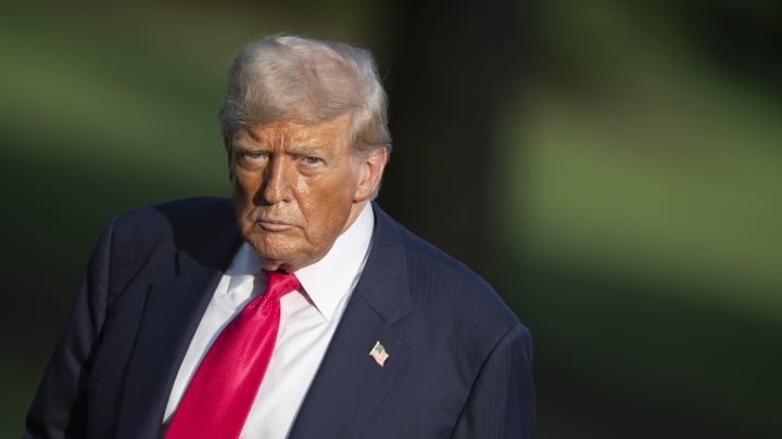 O presidente dos Estados Unidos, Donald Trump, retorna à Casa Branca após visita a Pittsburgh, Pensilvânia, em 15 de julho de 2025, em Washington DC, Estados Unidos. (Foto: Celal Gunes | Anadolu | Getty Images)