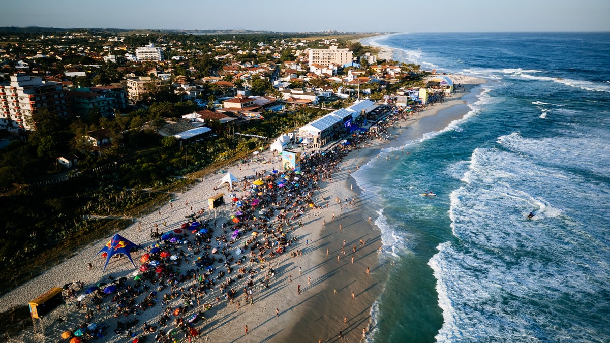 Saquarema recebe maior estrutura da WSL e impulsiona economia local Saquarema tem maior estrutura do circuito (Foto: Thiago Diz/World Surf League)