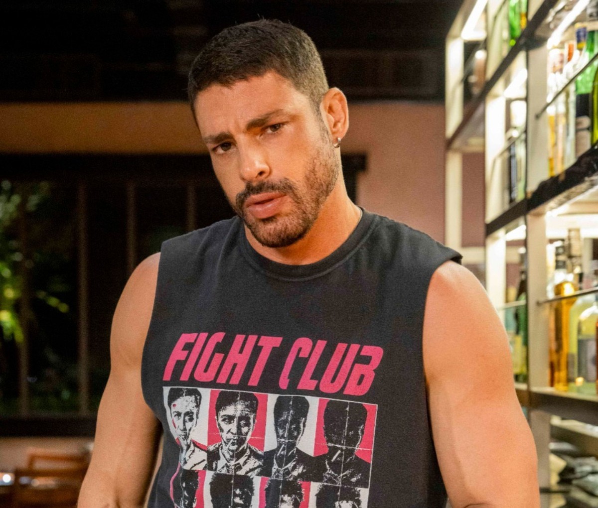 César (Cauã Reymond) — Foto: Globo/ Fábio Rocha