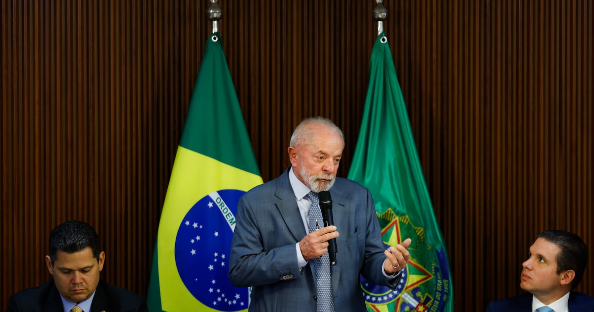 Governo Lula utiliza STF para pressionar o Congresso e gera polêmica sobre decisões O presidente Luiz Inácio Lula da Silva em solenidade com o presidente do Senado, Davi Alcolumbre, e do presidente da Câmara, Hugo Motta (Foto: Wilton Junior / Estadão)