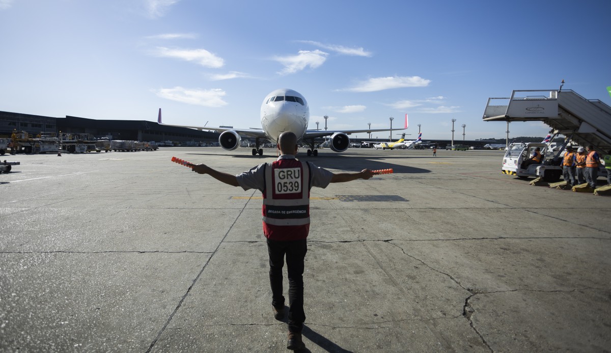 Aviões da Azul e Air France evitam colisão no Aeroporto de Guarulhos