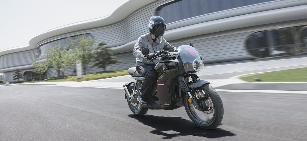 Honda apresenta sua primeira moto elétrica na China com velocidade de até 120 km/h Honda apresenta sua primeira moto elétrica na China com velocidade de até 120 km/h
