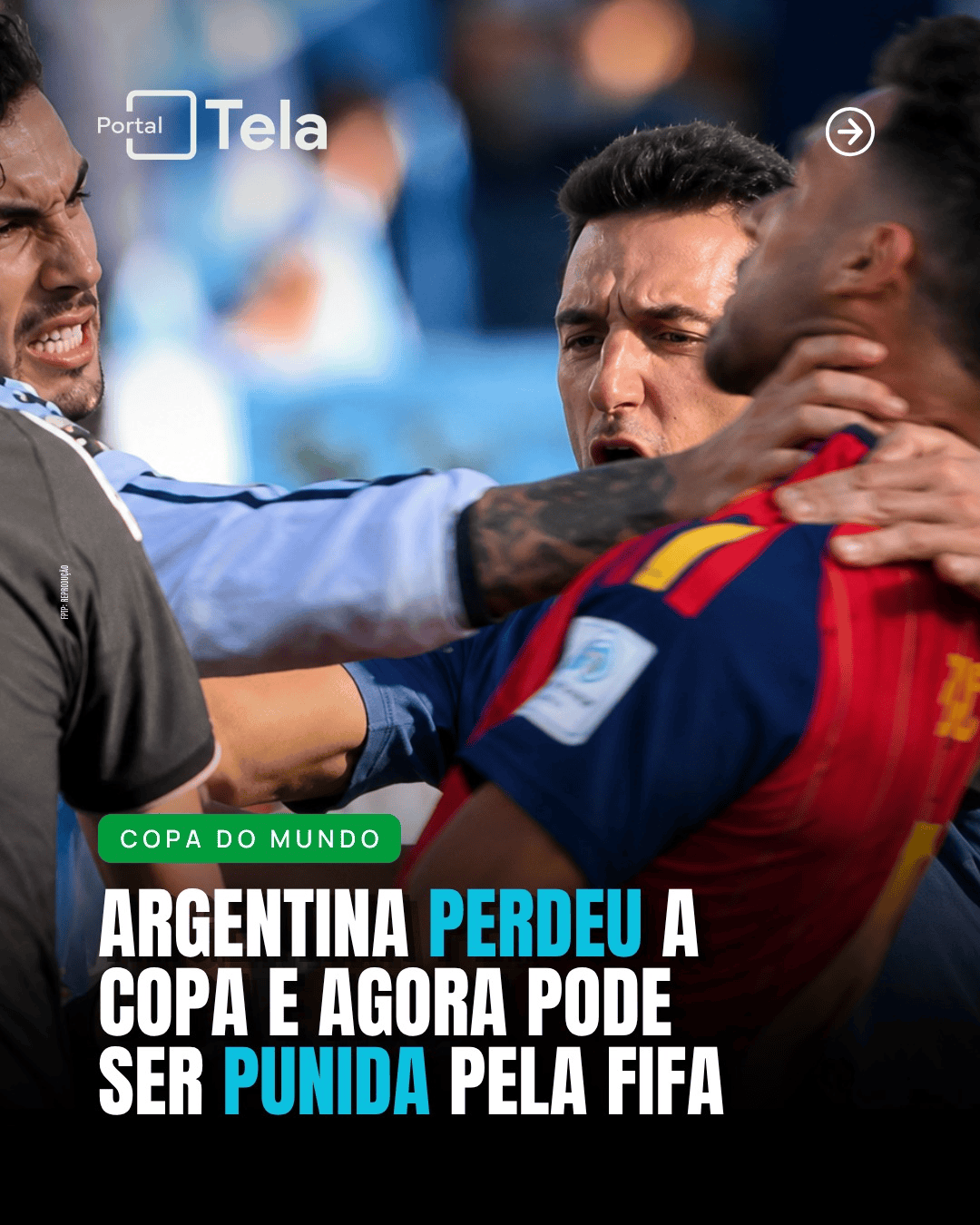 Jogador argentino enforcando jogador espanhol